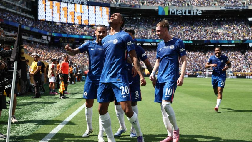 João Pedro marcou o terceiro gol do Chelsea (Foto: FRANCK FIFE / AFP)