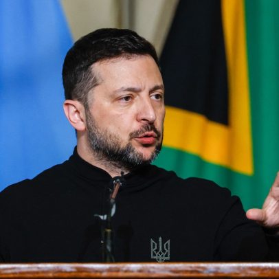 Zelensky propõe mudança no comando da Ucrânia e oposição critica ampliação de poder
