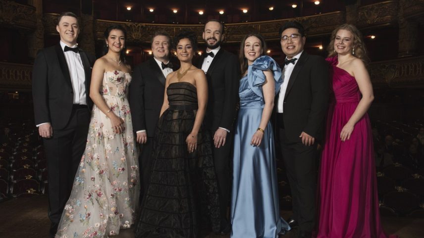 Artistas da Academia da Ópera de Paris no Palais Garnier, na França (Foto: Vincent Lappartient)