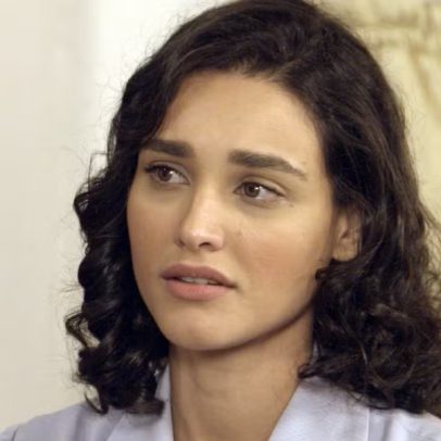 Globo revela estratégia para compensar ausência de Débora Nascimento em novela
