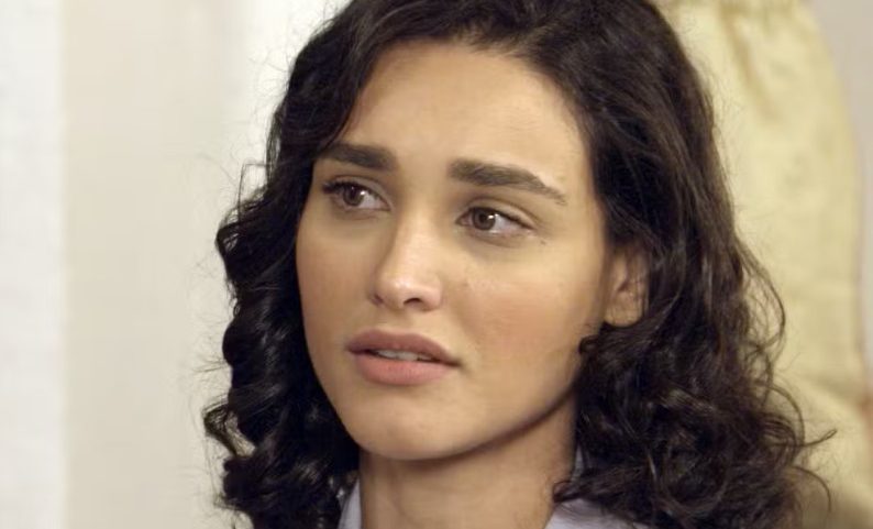 Filó (Débora Nascimento) em 'Êta Mundo Bom!' (Foto: Reprodução/TV Globo)