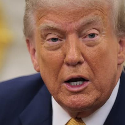 Trump se distancia de demissão de Powell e prevê saída do Fed em breve