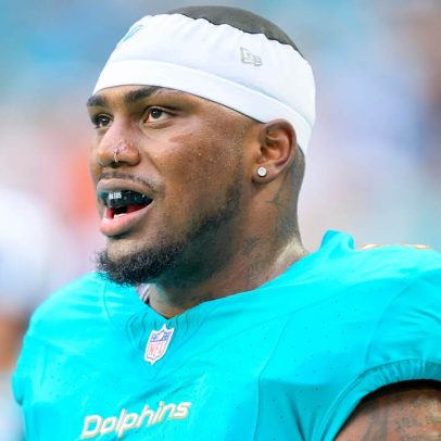 Bayron Matos, jogador do Dolphins, é levado ao hospital após lesão em treino