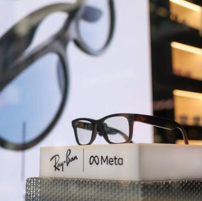 Receita das óculos inteligentes Ray-Ban Meta triplica em um ano, afirma EssilorLuxottica