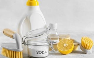 Misturar vinagre e bicarbonato de sódio pode ser perigoso, alertam especialistas