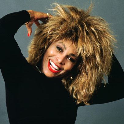Peluca oficial de Tina Turner é retirada do mercado após críticas de semelhança
