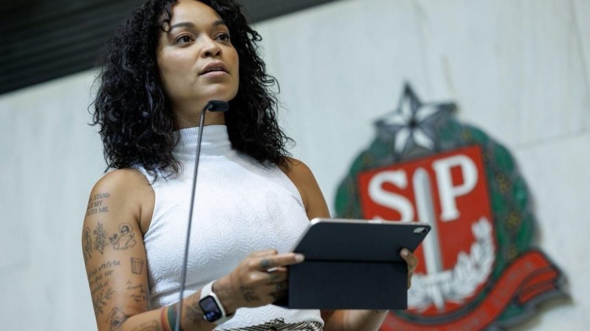 Deputada Thainara Faria discursa do plenário da Alesp (Foto: Alesp/Divulgação)