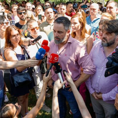 Feijóo adota discurso de Abascal e gera debate sobre imigração na política espanhola