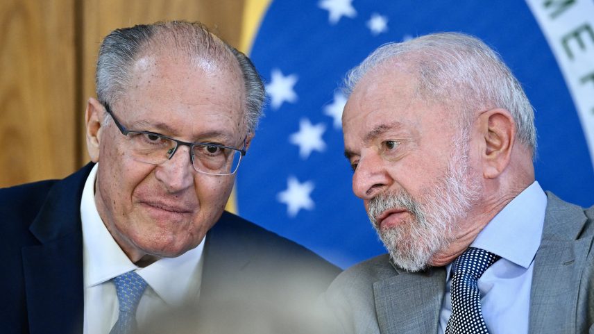 Vice-presidente Geraldo Alckmin e presidente Lula durante evento em Brasília, em 14 de julho (Foto: Evaristo Sá/AFP)