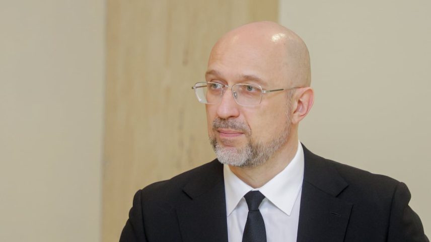 Denys Shmyhal, primeiro-ministro da Ucrânia, durante a entrevista com EL PAÍS, no domingo, 29 de junho. (Foto: Sergii KHARCHENKO)