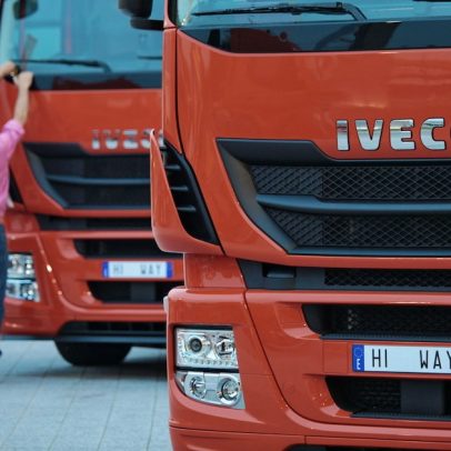 Iveco confirma negociações para venda de divisões de veículos comerciais e defesa
