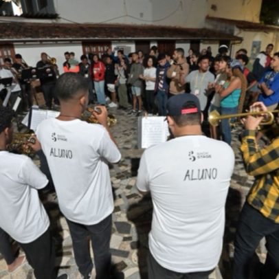 Música promove bem-estar e cura em pessoas neurodivergentes através da arte