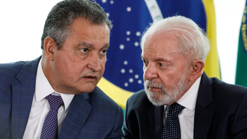 Ministro Rui Costa e o presidente Lula — Foto: Brenno Carvalho / Agência O Globo