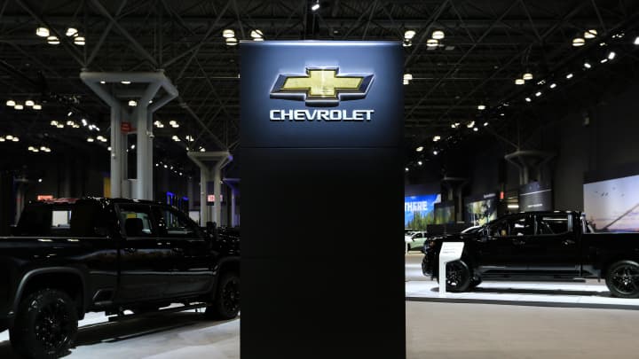 A exibição da Chevrolet é vista no Salão Internacional do Automóvel de Nova York em 16 de abril de 2025. (Foto: Danielle DeVries | CNBC)