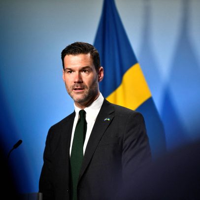 Ministro sueco revela ligação do filho com grupos neonazistas e expressa choque
