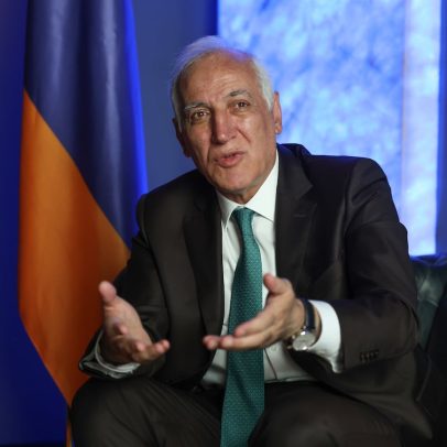 Armenia e Azerbaiyão buscam paz com novo pacto histórico entre os países