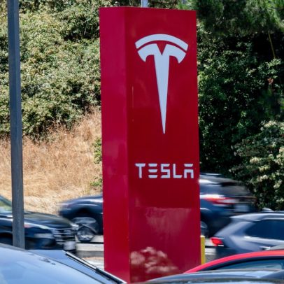 Tesla se destaca como uma ação de meme e o que isso significa para investidores