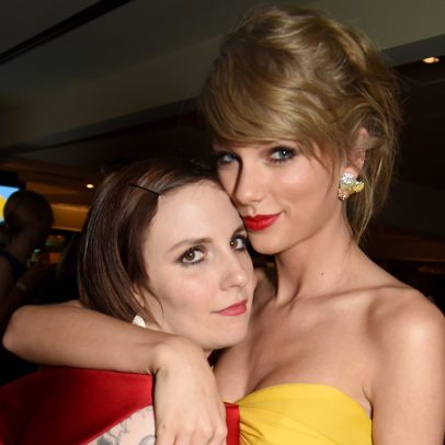 Lena Dunham agradece a Taylor Swift por unir ela e Meg Ryan em evento especial