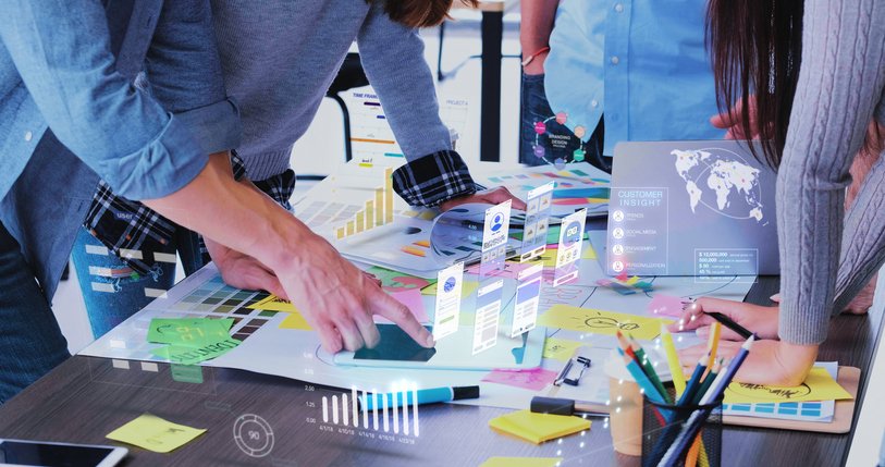 Para que eventos de Brand Experience tenham sucesso, os profissionais de marketing precisam criar conexões positivas e duradouras entre a marca e seus stakeholders (Foto: Weedezign/Getty Images)