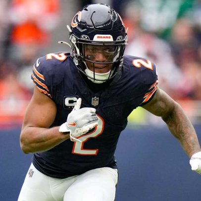 DJ Moore treina como corredor no ataque dos Bears