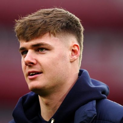 Evan Ferguson é emprestado pelo Brighton e viaja para a Roma na Itália