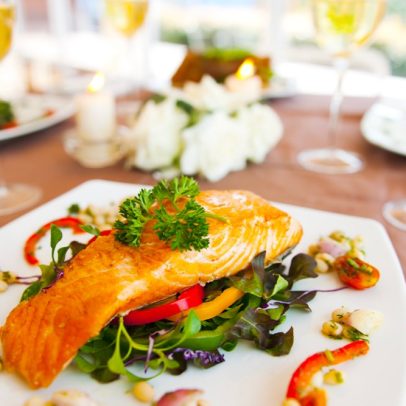 Quarenta vinhos que harmonizam perfeitamente com pratos de peixe, segundo especialistas