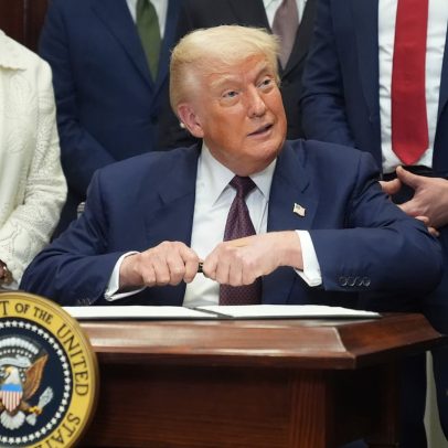 Trump mantém incerteza sobre os últimos aranceles até a meia-noite