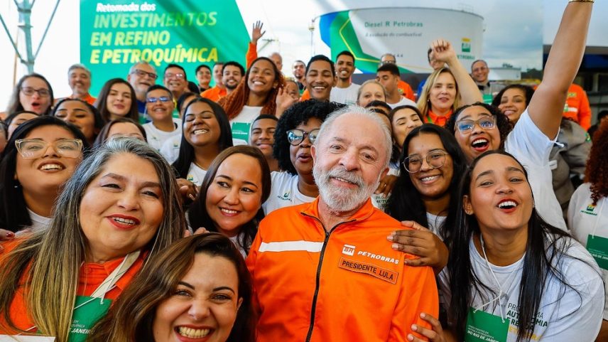 Lula durante em cerimônia de anúncio de investimentos da Petrobras em refino e petroquímica. (Foto: Ricardo Stuckert/ Presidência da República)