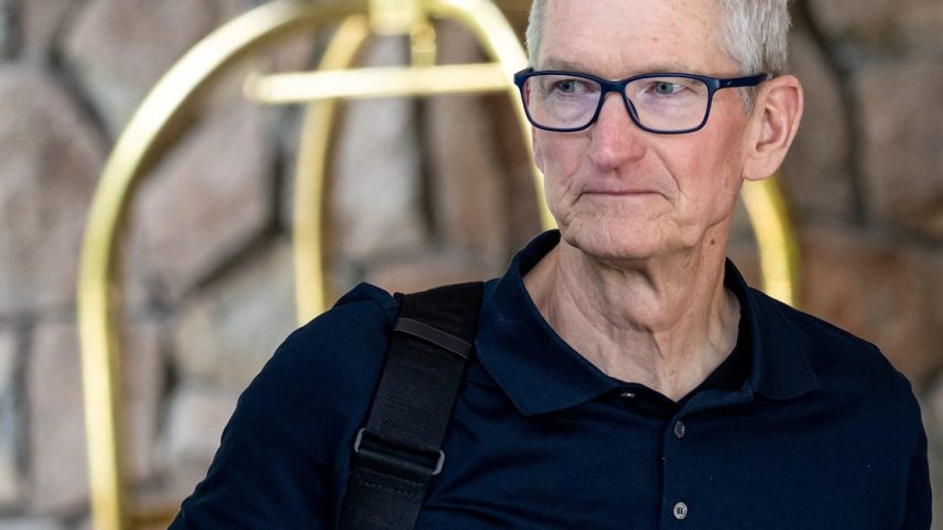 As ações da Apple ficaram muito aquém de seus pares como a Microsoft e a Meta neste ano (Foto: Bloomberg)
