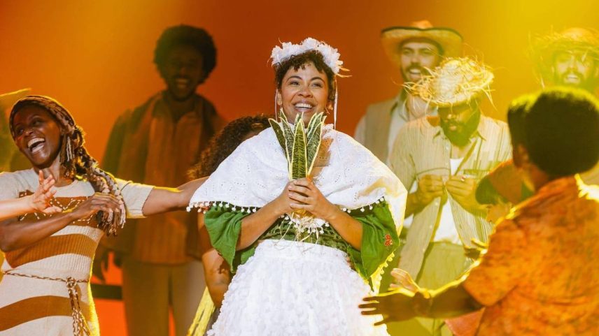 Cena de 'Torto Arado: O Musical', adaptação do romance de Itamar Vieira Júnior (Foto: Caio Lírio/Divulgação)