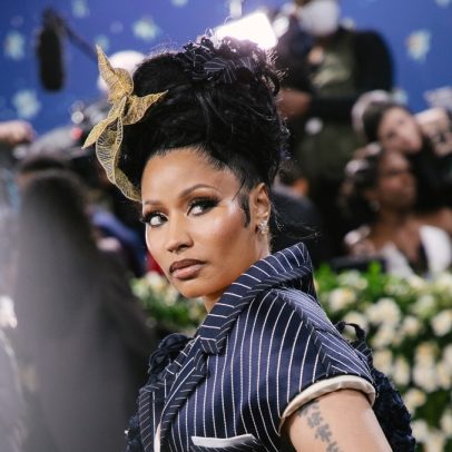 Nicki Minaj critica democratas por comentários sobre suas alegações de vacina