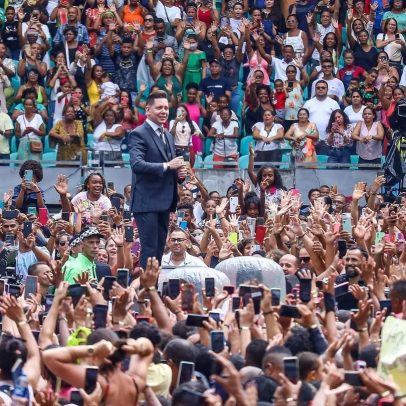 Profeta transforma 30 fiéis em 59 milhões de seguidores nas redes sociais