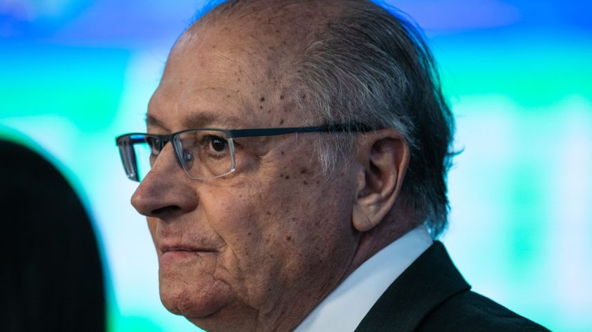 Vice-presidente Geraldo Alckmin: ele afirmou que descontos dos 'carros verdes' podem chegar a R$ 12 mil (Foto: Brenno Carvalho / Agência O Globo)
