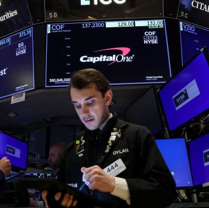 Jim Cramer aposta em ação financeira que busca dominar o mercado global