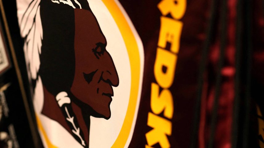 Antiga marca do Washington Commanders, quando ainda era chamado de Washington Redskins (Foto: Leah Millis/Reuters)