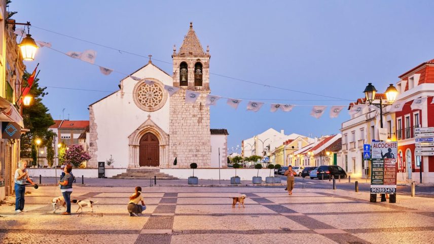 Igreja de São João Baptista, um monumento nacional na cidade de Alcochete (Portugal). (Foto: Mauricio Abreu / Alamy / CORDON PRESS)