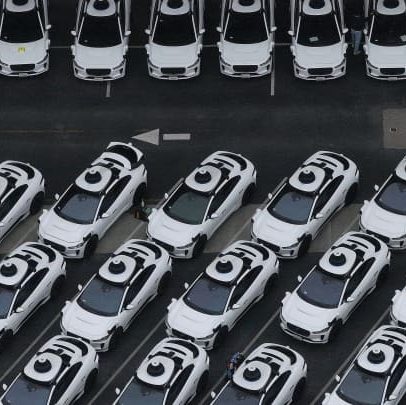 Carros autônomos vivem momento decisivo, segundo Bank of America e como lucrar com isso