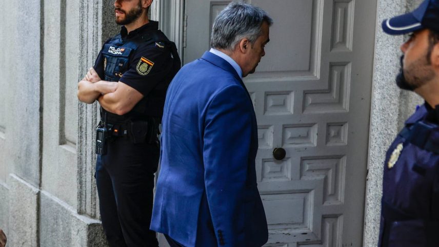 Santos Cerdán, ex-secretário de Organização do PSOE, chega ao Tribunal Supremo para declarar como investigado, na última segunda-feira. (Foto: Álvaro García)