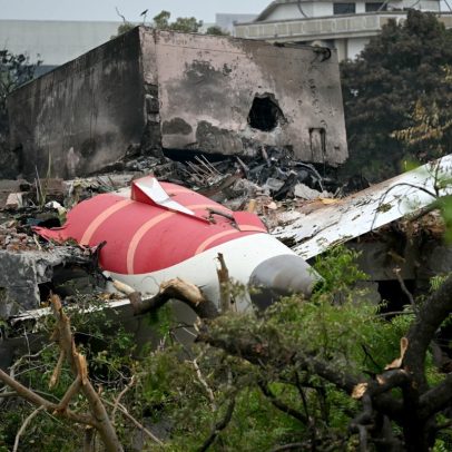 Famílias britânicas recebem corpos trocados após acidente da Air India