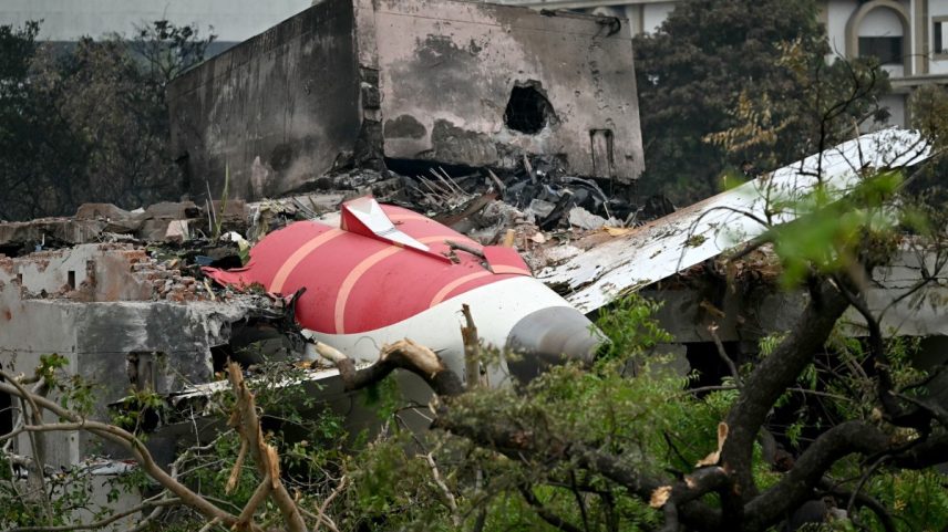 Caixa-preta é encontrada após queda de avião da Air India, com mais de 250 mortos (Foto: AFP)