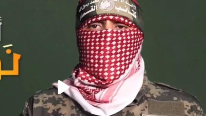 O porta-voz do Al Qassam (o braço armado do Hamas), Abo Obaida, em vídeo divulgado pelo grupo extremista no Telegram (Foto: Reprodução de vídeo/Telegram/@qbrigades)