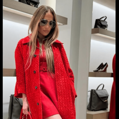 Valentino resgata item icônico e sexy com o retorno de Jennifer Lopez