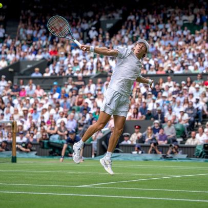 De Minaur lamenta chances perdidas em duelo contra Djokovic