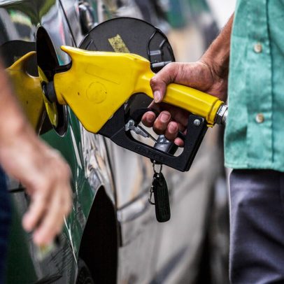 Gasolina nos postos tem queda abaixo do esperado após redução da Petrobras