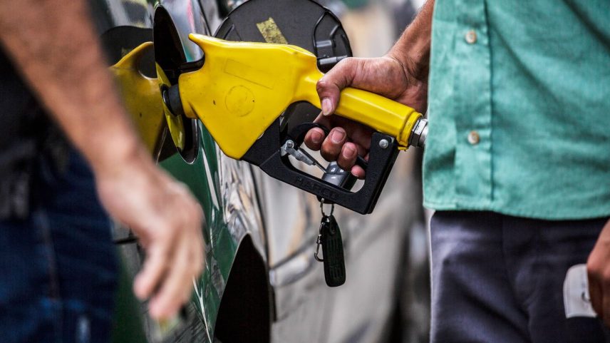 Redução esperada com a queda dos preços da Petrobras não se concretizou (Foto: Bloomberg/Getty Images)