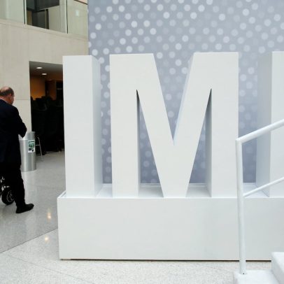 FMI eleva previsão da economia global com redução das tensões comerciais