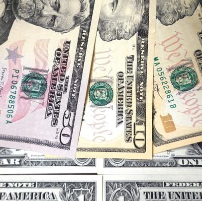 Dólar se valoriza frente ao euro e ao iene após avanços em acordo comercial