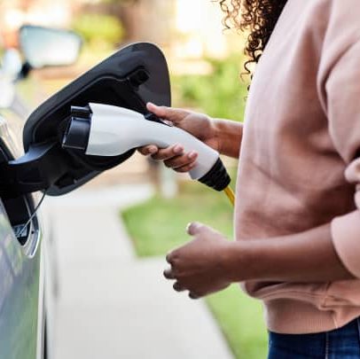 Loophole permite crédito fiscal de R$ 7.500 para veículos elétricos sem restrições