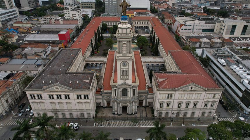 Liceu Coração de Jesus - Colégio Salesiano, escola centenária do centro de São Paulo (Foto: Mathilde Missioneiro - 17.ago.22/Folhapress)