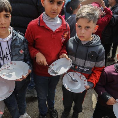Cinco pessoas morrem de fome em Gaza enquanto Israel envia alimentos à região